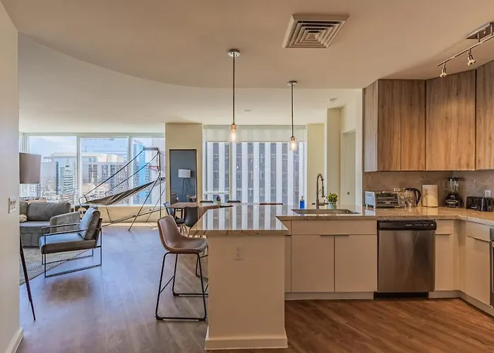 Elegant 22nd Flr Highrise Dt, Gym, Pool, Parking, W-d Apartment Phoenix