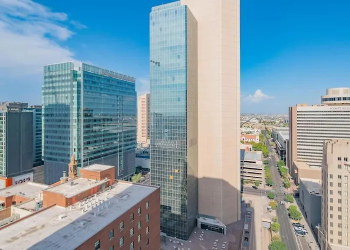 Elegant 22nd Flr Highrise Dt, Gym, Pool, Parking, W-d Apartment Phoenix